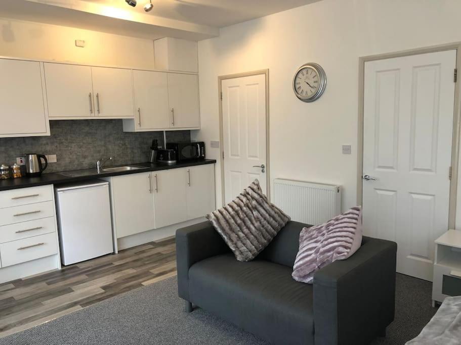 Newly Renovated Modern Studio Apartment Penzance Exteriör bild