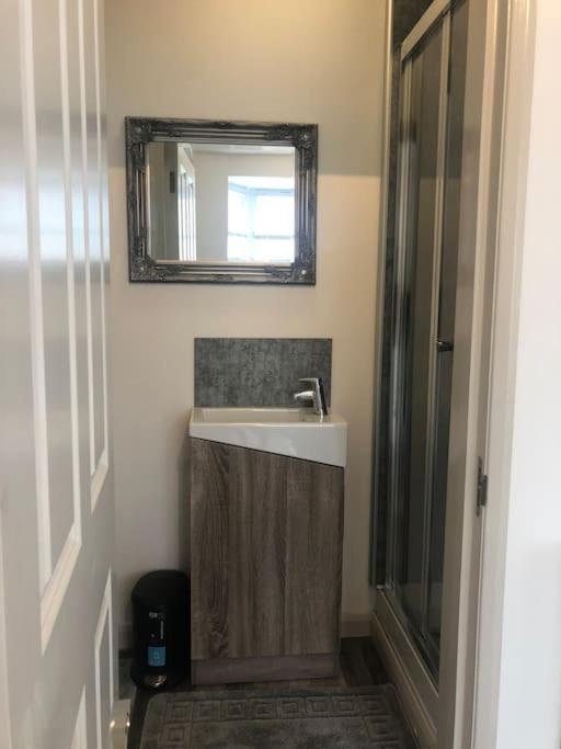 Newly Renovated Modern Studio Apartment Penzance Exteriör bild